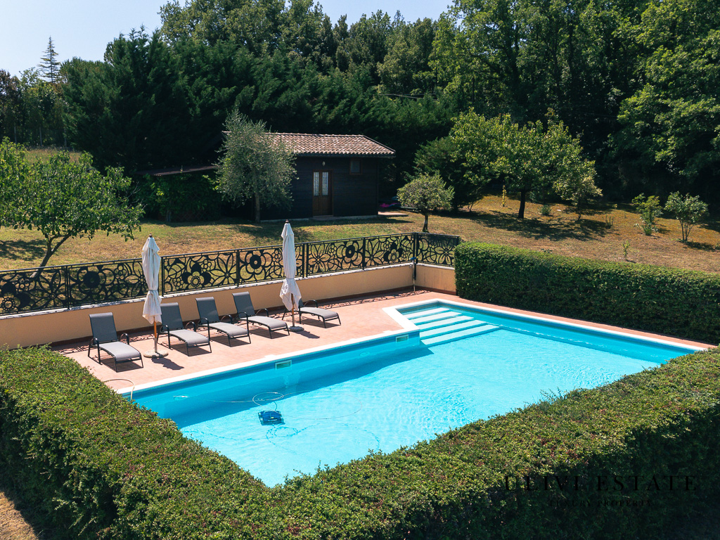 "Casale con piscina e terreno - Montecchio (TR), Venduto - immagine 2