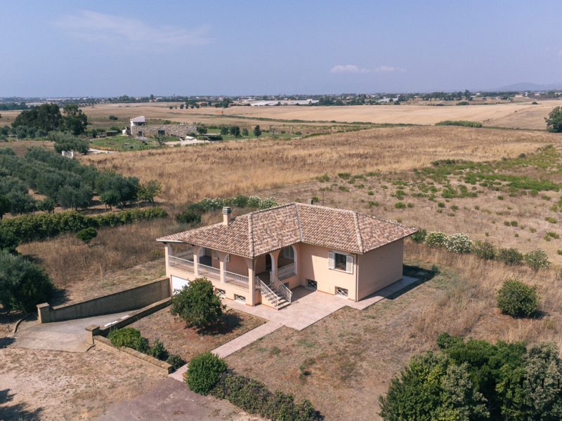 Villa mai abitata, a due passi dal mare e dalla Aurelia, con tre ettari
– Capalbio (GR), Venduto - immagine 5