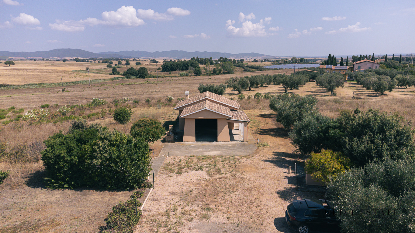 Villa mai abitata, a due passi dal mare e dalla Aurelia, con tre ettari
– Capalbio (GR), Venduto - immagine 19