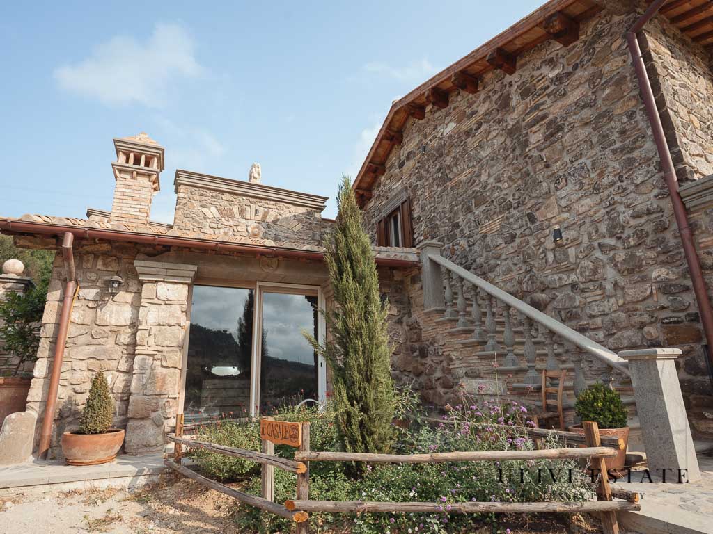 ;Classico casale a bordo strada ristrutturato ed a pochi chilometri dal mare - Tarquinia (VT) Vendita sospesa - immagine 5