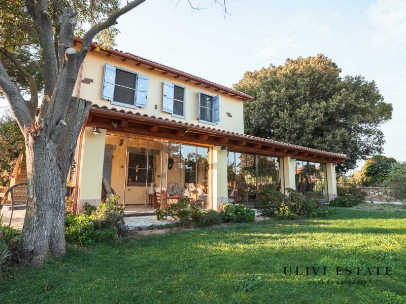 'Casale maremmano completamente ristrutturato con giardino a poca distanza dal mare in zona ormai residenziale - Pescia Romana (VT), Venduto