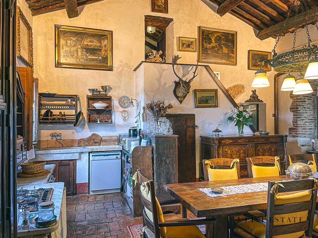 ;Ala di antico monastero ristrutturata con giardino curato - Montieri (GR), Venduto - immagine 9