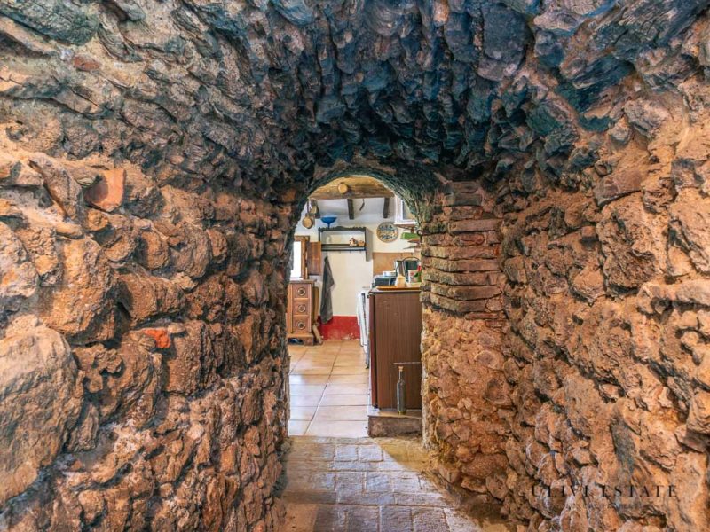 ;Ala di antico monastero ristrutturata con giardino curato - Montieri (GR), Venduto - immagine 25