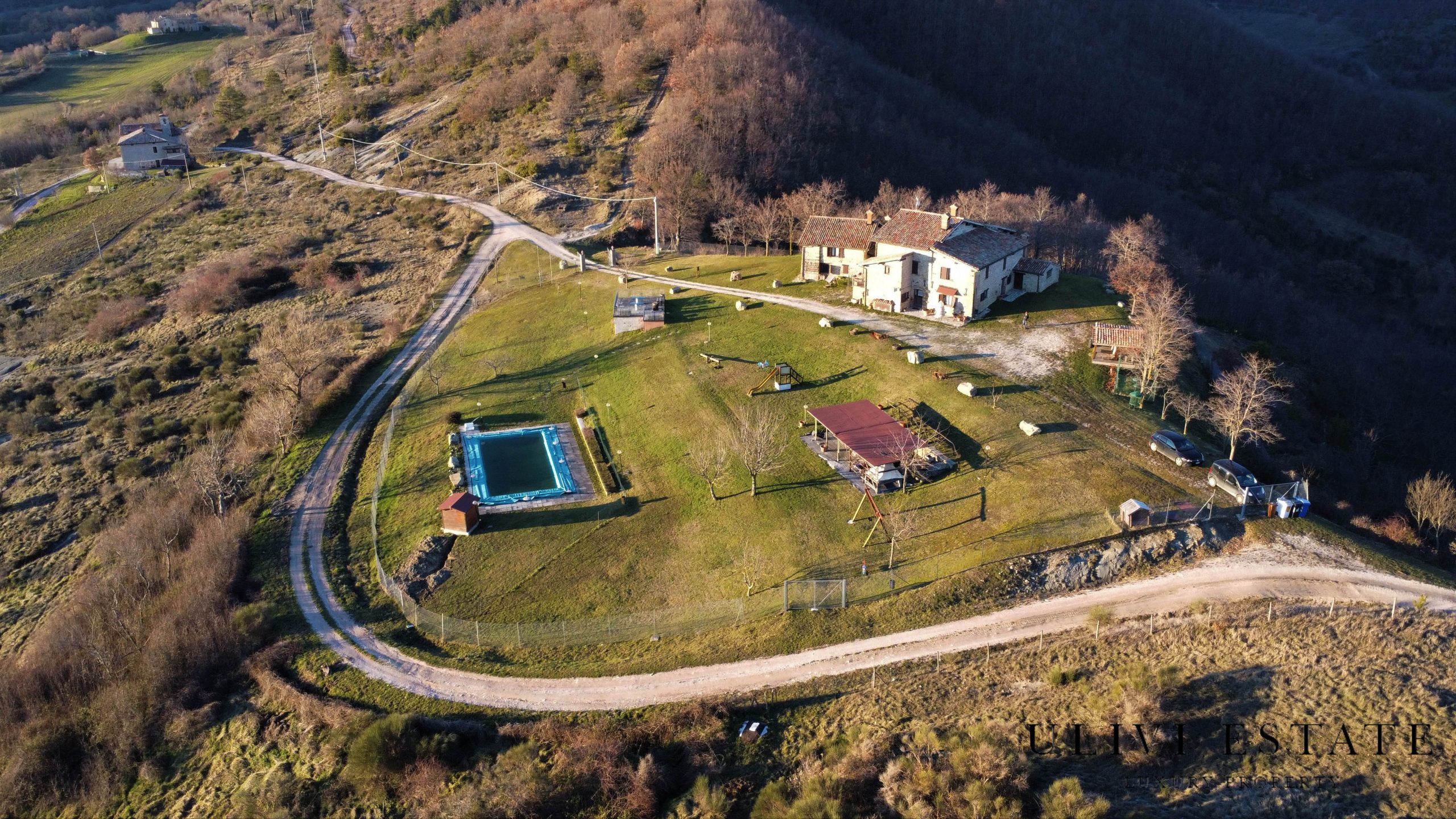 :"I 4 Venti": agriturismo con piscina in posizione panoramica e tenuta di 37 ettari, convertibile in residenza padronale - Gubbio (PG), Venduto - immagine 8