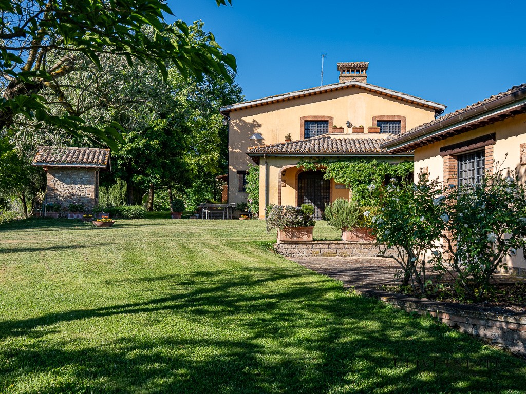 Elegante tenuta in collina, a meno di un'ora da Roma - Torri in Sabina (RI) - immagine 13